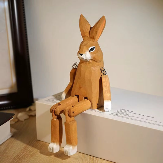 Lapin marron en bois articulé : une figurine pleine de douceur et de poésie