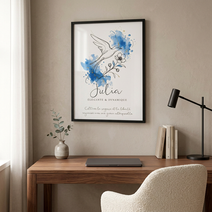 Affiche Julia dans son cadre en bois noir, mise en scène dans un bureau tendance
