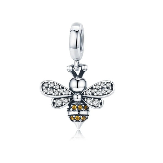 Breloque Abeille en Argent – Une petite lumière à accrocher à vos bijoux