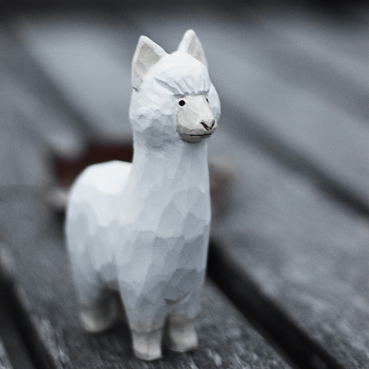 Alpaga en Bois de Tilleul – Figurine Facette Artisanale Fait Main
