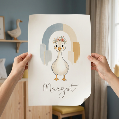 Poster Oie Margot tenu entre deux mains dans une chambre d’enfant